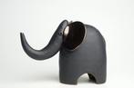 Beeldje - Back Elephant - Keramiek, Antiek en Kunst