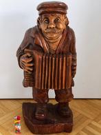 Tiroler Handwerkskunst - Figuur - Mann mit Akkordeon - 4 kg