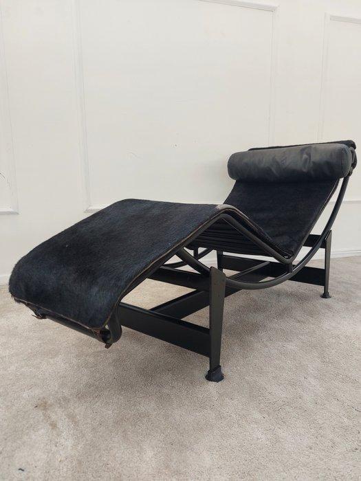 Cassina - Le Corbusier - Fauteuil - LC4 - Leder, Metaal, Antiek en Kunst, Kunst | Designobjecten