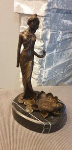 Statue, Milo - A lady with an open lotus flower - candle, Antiek en Kunst