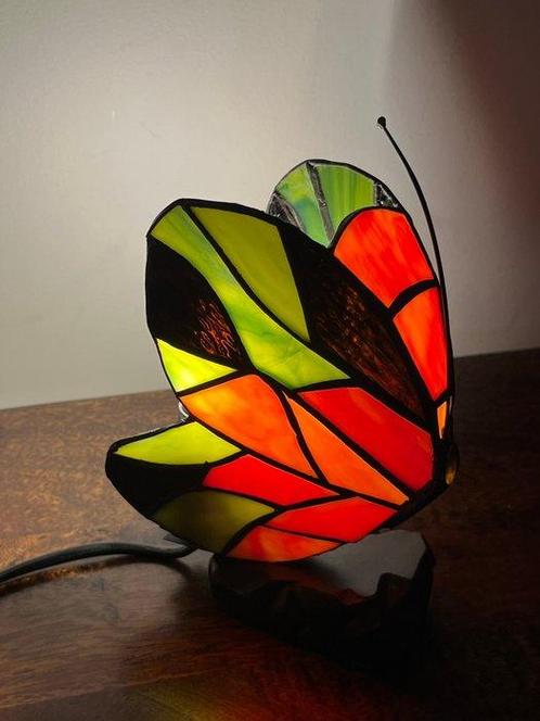 Lampe - Belle lampe papillon de style Art-Déco - Vitraux,, Antiek en Kunst, Curiosa en Brocante