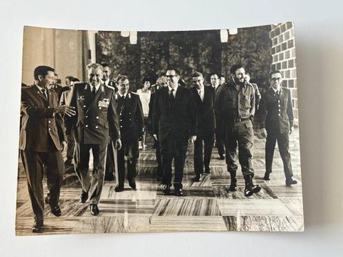 Alberto Korda (1928-2001). - Grupo de altos mandos militares, Antiek en Kunst, Kunst | Designobjecten