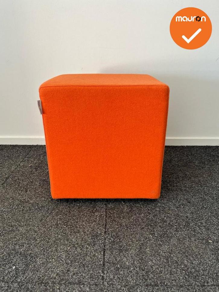 Rohde & Grahl - Poef - met wielen - 47.5x45x45cm - Oranje, Zakelijke goederen, Kantoor en Winkelinrichting | Kantoormeubilair en Inrichting