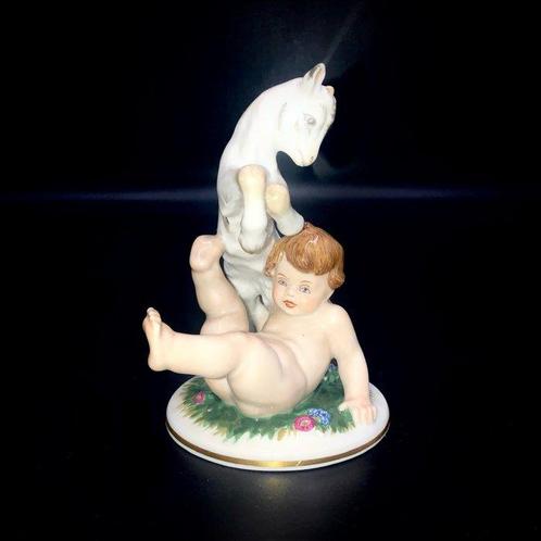 Prof. Albin Döbrich - Augarten Wien - Putto with Kid - ca, Antiek en Kunst, Antiek | Glaswerk en Kristal