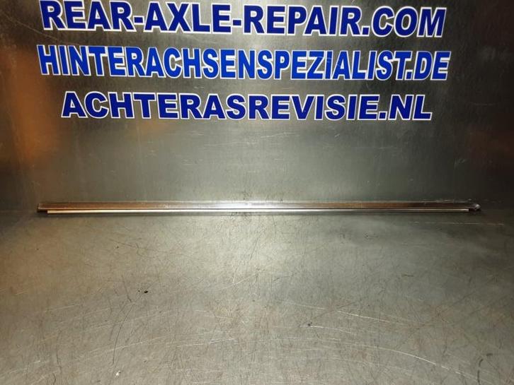 Deurlijst rechterportier Opel Manta A, chroom, zonder rub..., Auto-onderdelen, Carrosserie, Gebruikt, Opel, Verzenden