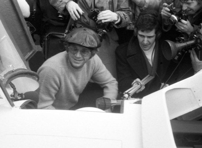 André Sas (1928–2020) - Steve McQueen, 24H du Mans, 1970., Antiek en Kunst, Kunst | Designobjecten