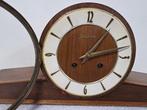 pendule - Junghans - bois, laiton, verre - 1980-1990