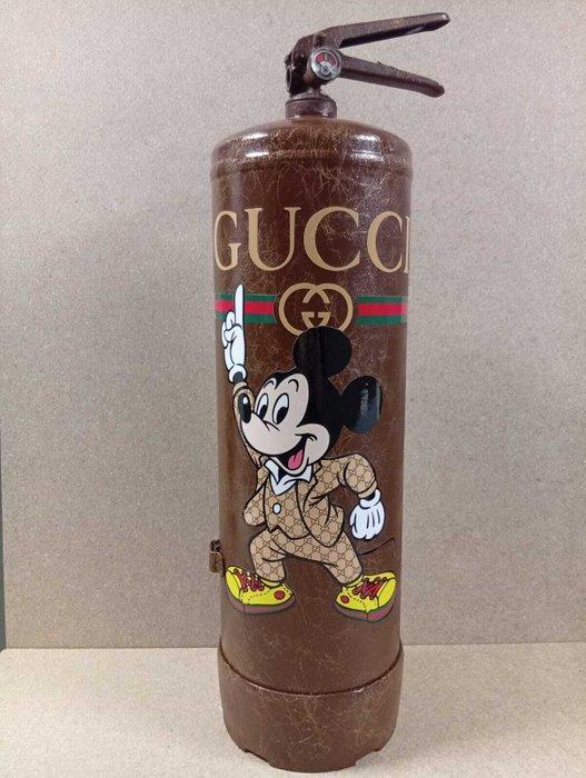 Brother X (XX) - Gucci inspired fire extinguisher, Antiek en Kunst, Kunst | Designobjecten