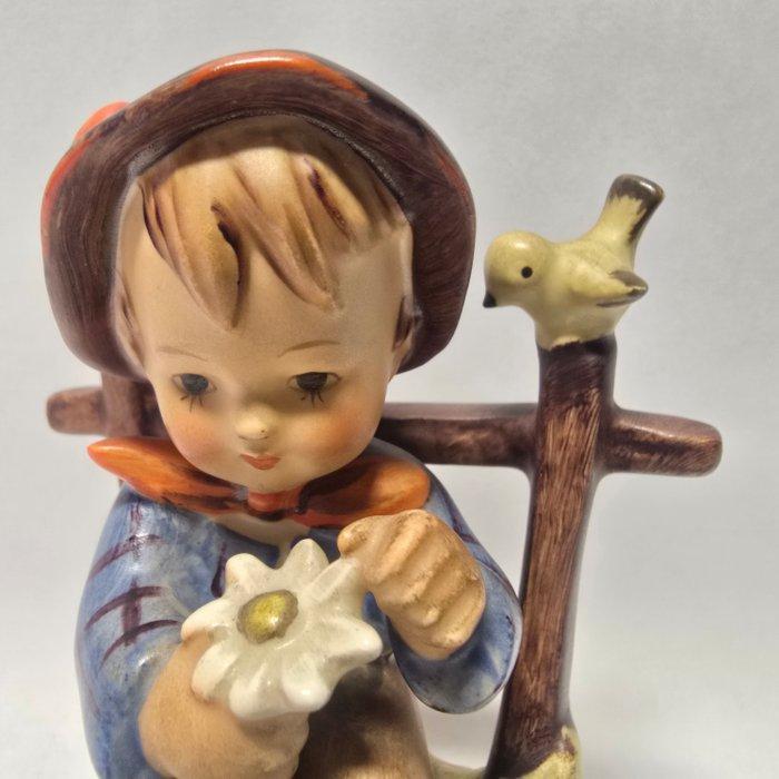 Goebel - Beeldje - Hummel #174 - She Loves Me, She Loves me, Antiquités & Art, Curiosités & Brocante