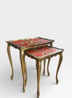 Busa - Set bijzettafels - Resin - Twee bijzettafels, Antiek en Kunst