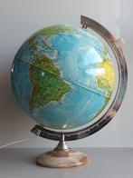 Geïllustreerde geografische globe, diameter 12 cm,