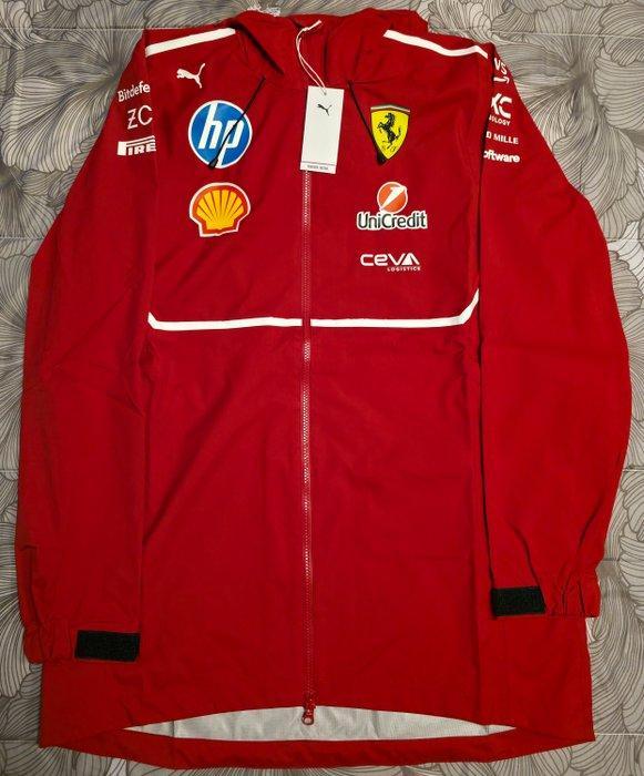 Ferrari - 2025 - Uniform van de pitcrew, Verzamelen, Automerken, Motoren en Formule 1