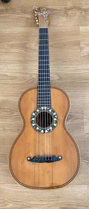 Guitare classique - Allemagne - 1860, Muziek en Instrumenten, Snaarinstrumenten | Gitaren | Akoestisch