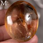 Selectie van natuurlijke kwarts – palmstenen voor Reiki en