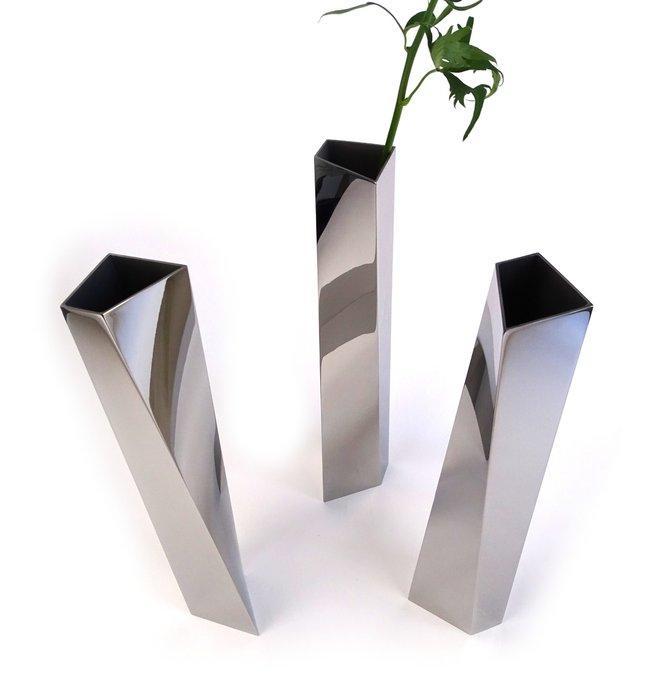 Alessi - Zaha Hadid - Vaas (3) - crevasse - 18/10 roestvrij, Antiek en Kunst, Kunst | Designobjecten
