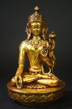 This is a 16 cm high gilt bronze statue of White Tara. -, Antiquités & Art