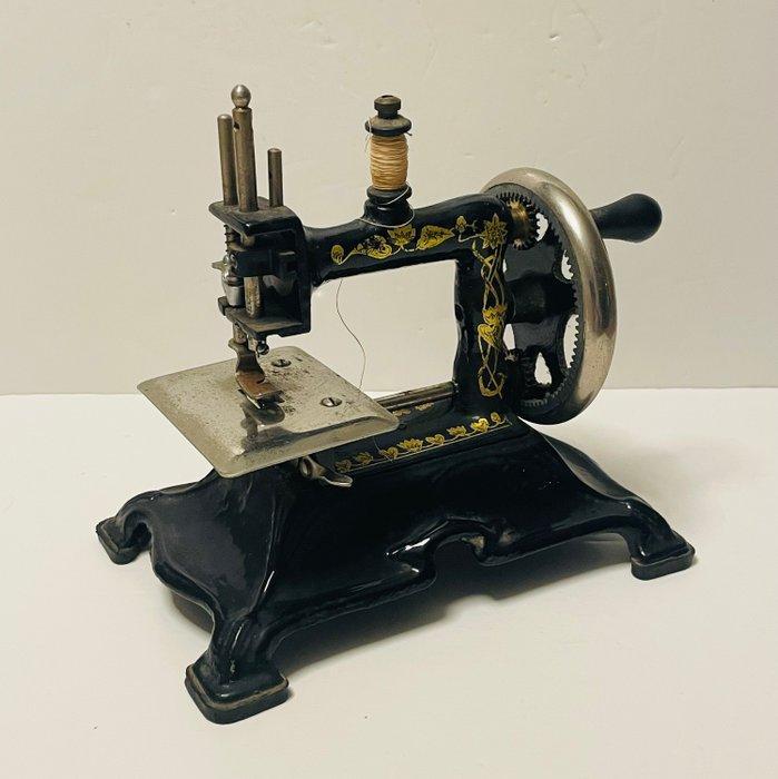 Machine à coudre - Fer - Machine à coudre vintage petite, Antiquités & Art, Art | Objets design