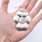 Argent - Collier avec pendentif - Fleur et médaillon central
