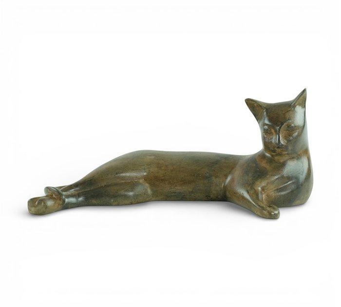 Pierre Chenet (XX-XXI) - Sculpture, Reclining Cat - 24 cm in, Antiek en Kunst, Curiosa en Brocante
