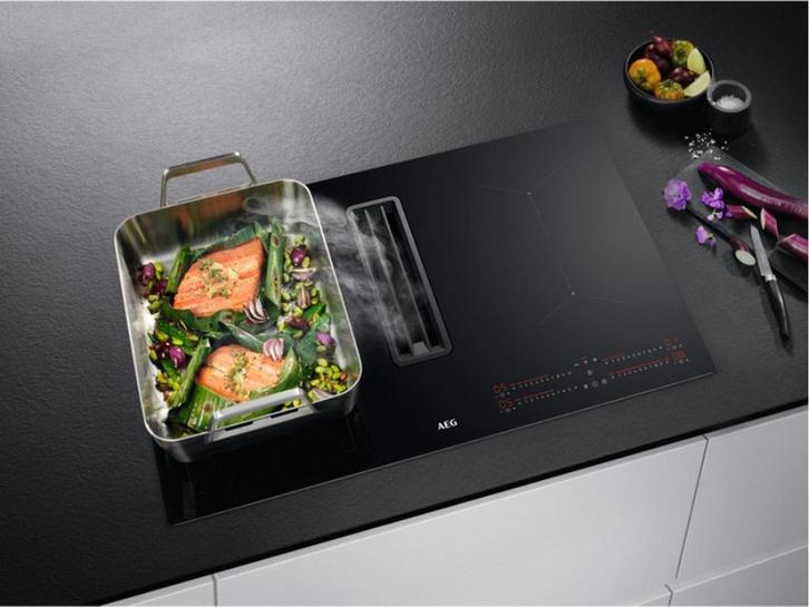 AEG CCE84543CB - Combohob - Inductie kookplaat met afzuiging, Electroménager, Tables de cuisson, Envoi