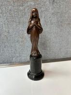 sculptuur, Een meisje met gevouwen handen - 17 cm - Brons, Antiek en Kunst, Antiek | Keramiek en Aardewerk