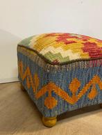 Poef - Wol, Hout, Antiek en Kunst