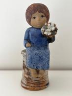 Gustavsberg - Lisa Larson - sculptuur, Ragazza con fiori -