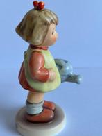 Goebel - Figurine - Muß noch gießen / Natures Gift - TMK7 -