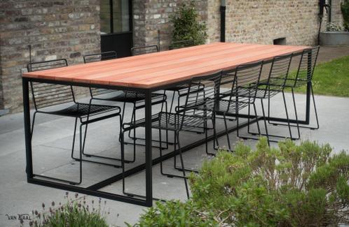② Lange tuintafel 16 Design tafels op maat — Tables de jardin — 2ememain