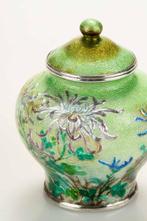 Vase - Émail, Un vase en cloisonné ginbari fin, émaillé en, Antiek en Kunst