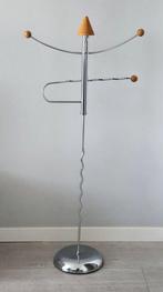 Porte-manteau - majordome de lère spatiale des années 60 ou