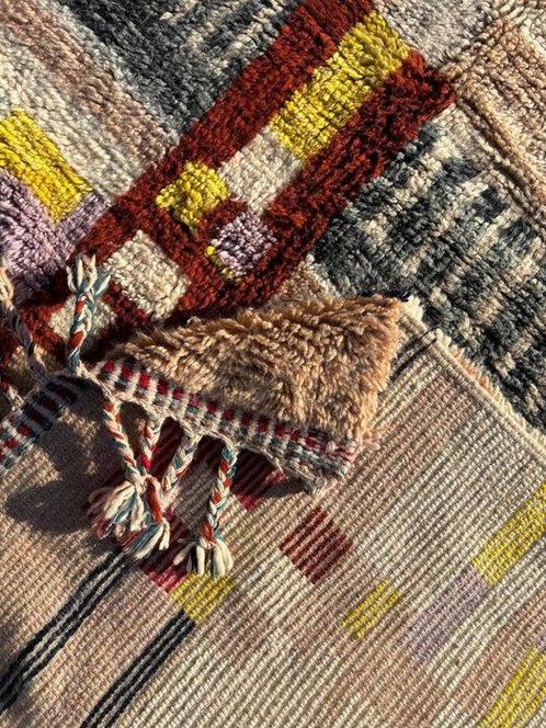 Modern Colorful Moroccan Rug 210x300 cm , Authentic Moroccan, Huis en Inrichting, Stoffering | Tapijten en Vloerkleden