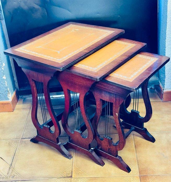Set bijzettafels (3) - Lira - Hout, Leder, Antiek en Kunst, Curiosa en Brocante