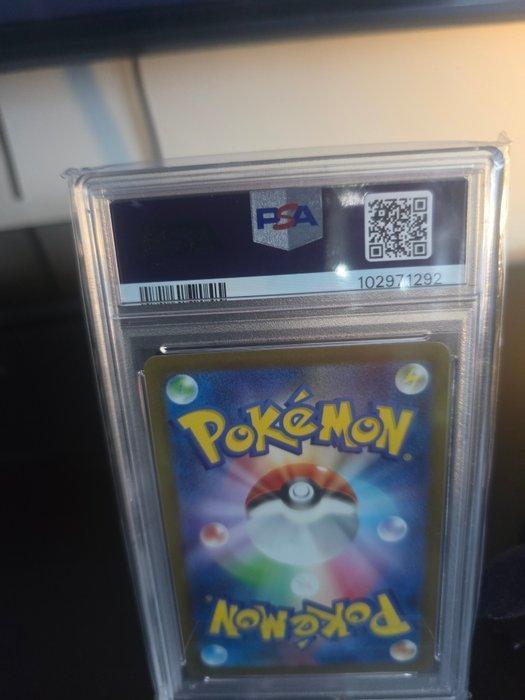 Pokémon - 1 Graded card - Charizard #185 Foil, First edition, Hobby en Vrije tijd, Verzamelkaartspellen | Pokémon