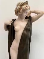 Ernst Seger (1869-1939) - sculptuur, Phryne (After the Bath)