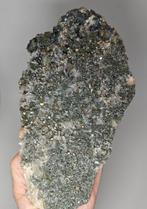 pyriet kwarts hematiet Kristallen op matrix - Hoogte: 26 cm, Verzamelen, Mineralen en Fossielen