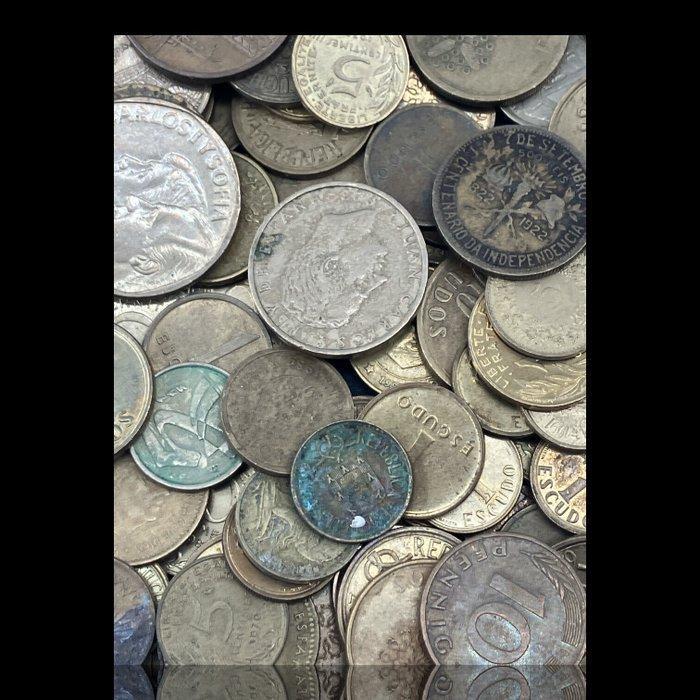Wereld. Lote 200 Moedas do mundo em Latão Várias datas, Postzegels en Munten, Munten | Europa | Niet-Euromunten