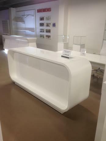 *TIP*  SUPER HIGH GLOSSY toonbank 220 cm breed, Zakelijke goederen, Kantoor en Winkelinrichting | Winkel en Inventaris, Ophalen of Verzenden
