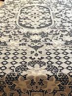 Oud kanten mantel van Burano, 12 bijpassende servetten,, Antiek en Kunst