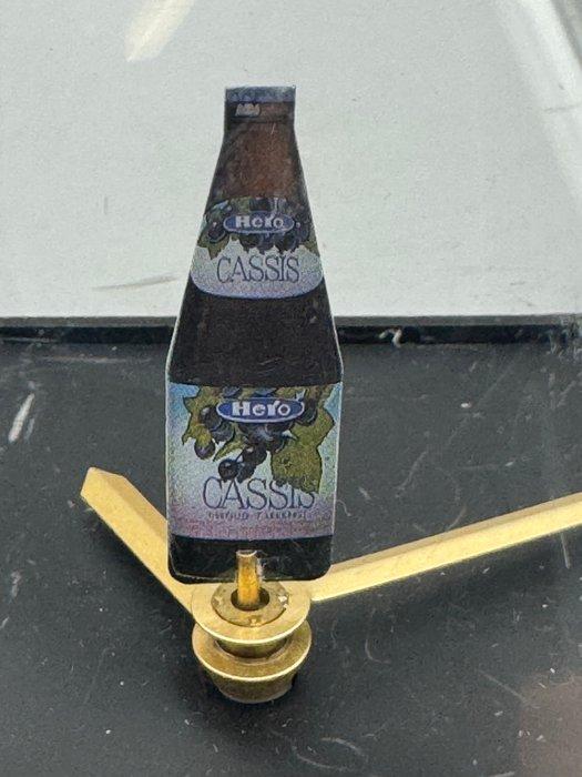 Klok - kunststof - 1970-1980 - tafelklok in piramidevorm, Antiquités & Art, Curiosités & Brocante