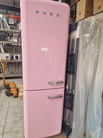 Nieuwe SMEG FAB32LPK5 Rose, 60 cm of meer, Nieuw, Energieklasse A of zuiniger, Met vriesvak