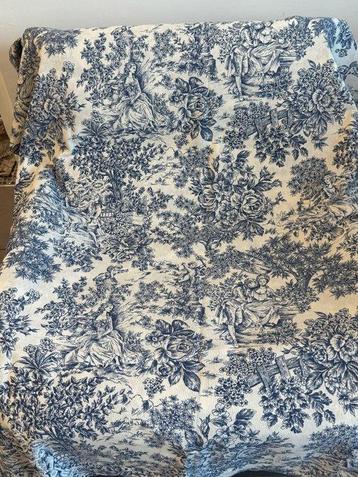 Romantisme en Bleu – Le Toile de Jouy au Charme Royal -