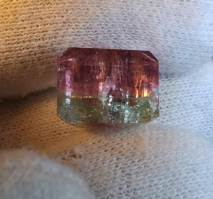 Tourmaline) Exemplaar- 1.65 g - (1), Verzamelen, Mineralen en Fossielen