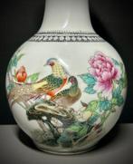 OUD Chinees Famille Rose balustervaas met fazanten &, Antiquités & Art