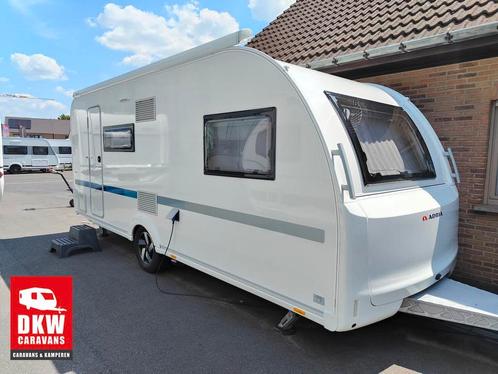 Adria Altea 542 PK uit 2023 - Stapelbed, luifel, mover, Caravans en Kamperen, Caravans, 1250 - 1500 kg, Douche, Gascomfoor, Koelkast