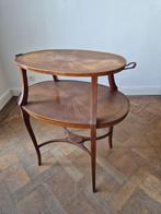 Ovale, antike viktorianische Etagere aus Holz mit filigranen, Antiek en Kunst
