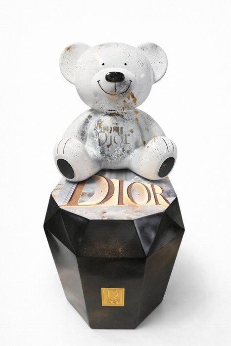 Daluxe Art - 1999 • Dior Bear Display – XXL (70 cm), Antiek en Kunst, Kunst | Designobjecten