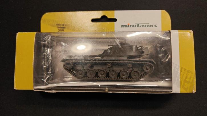 roco minitanks 937, Hobby & Loisirs créatifs, Trains miniatures | HO, Envoi