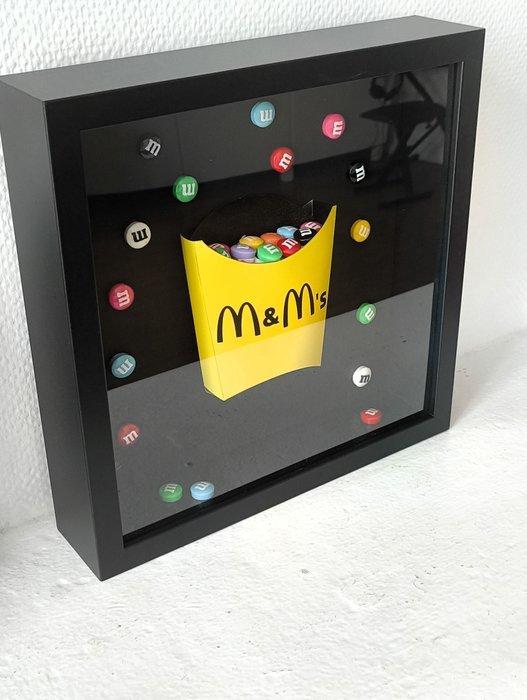 XTC Artist - Mc M&Ms Jaune Boxed, Antiek en Kunst, Kunst | Designobjecten