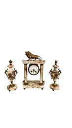 Klok en garnituur set (3) - Marmer, Zinklegering, Glas -, Antiek en Kunst